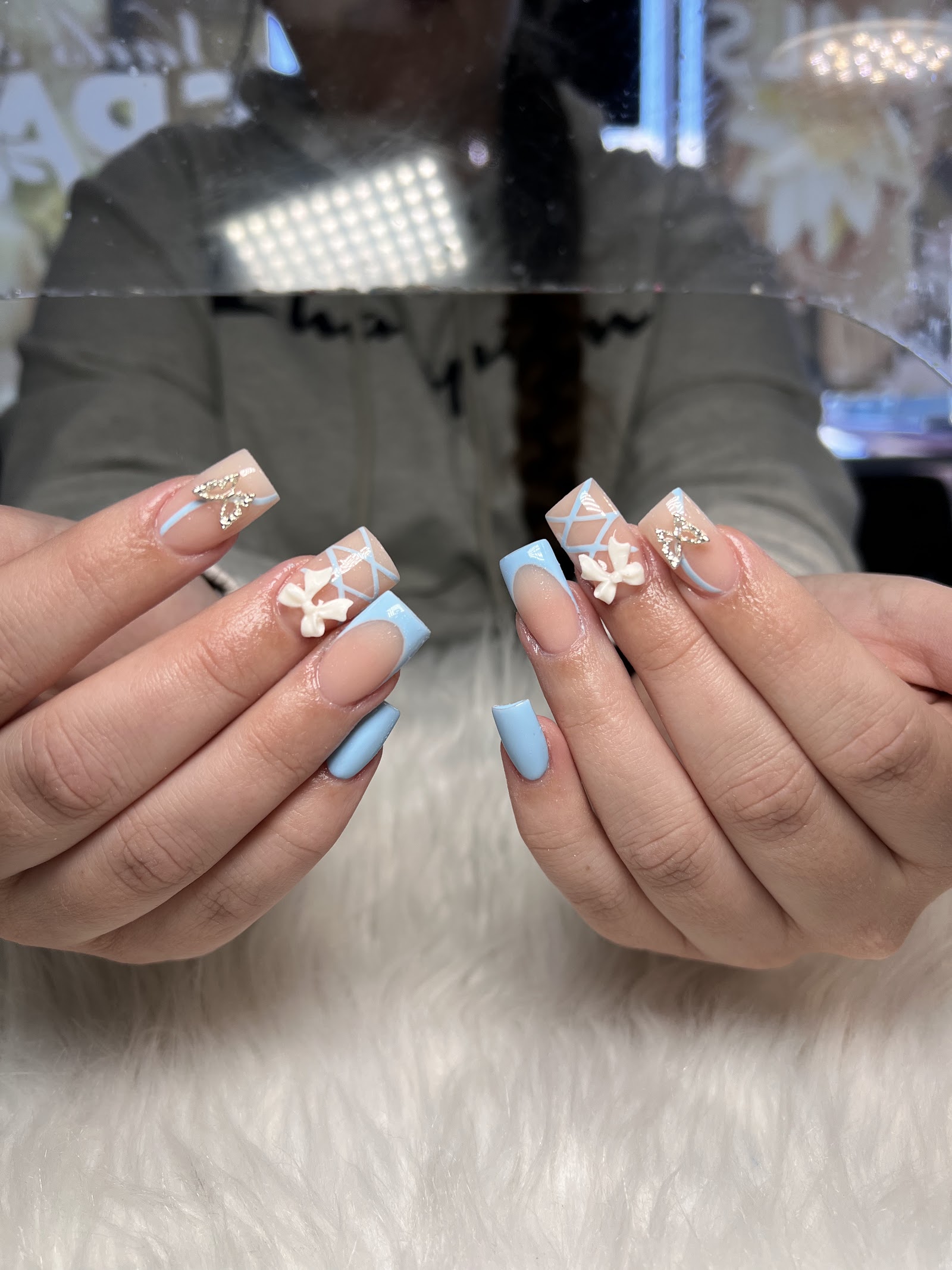 Avalon nail logo
